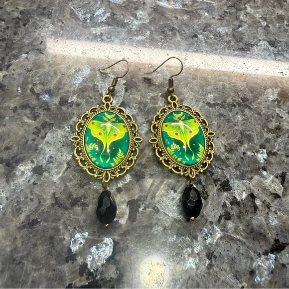 2/$29 or 3/$39 NWOT Gold, Green & Black Detailed Dangling Moth Earrings - Picture 5 of 7